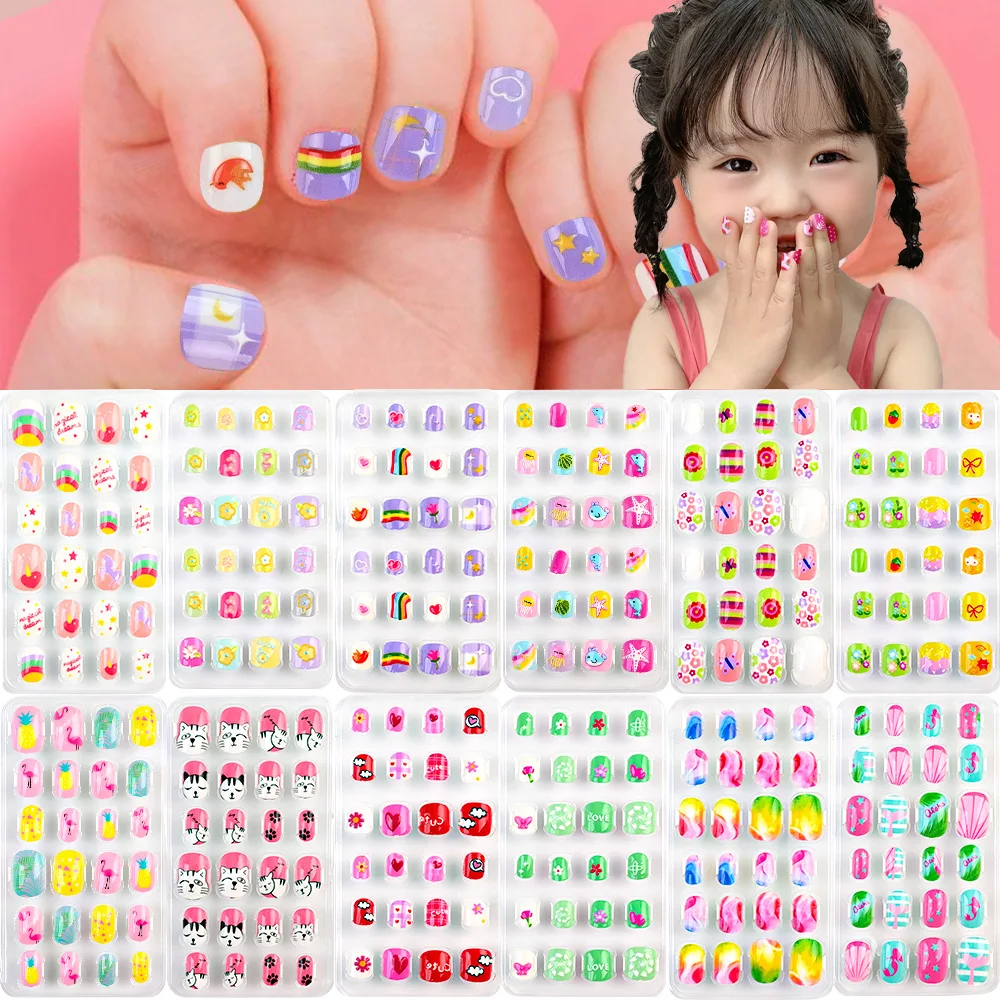 24Pcs/box Candy Child Cartoon Sticky False Nails Full Cover Kids Press On Fake Nail Cute Girl Wearable Children's Nail Xmas Gift