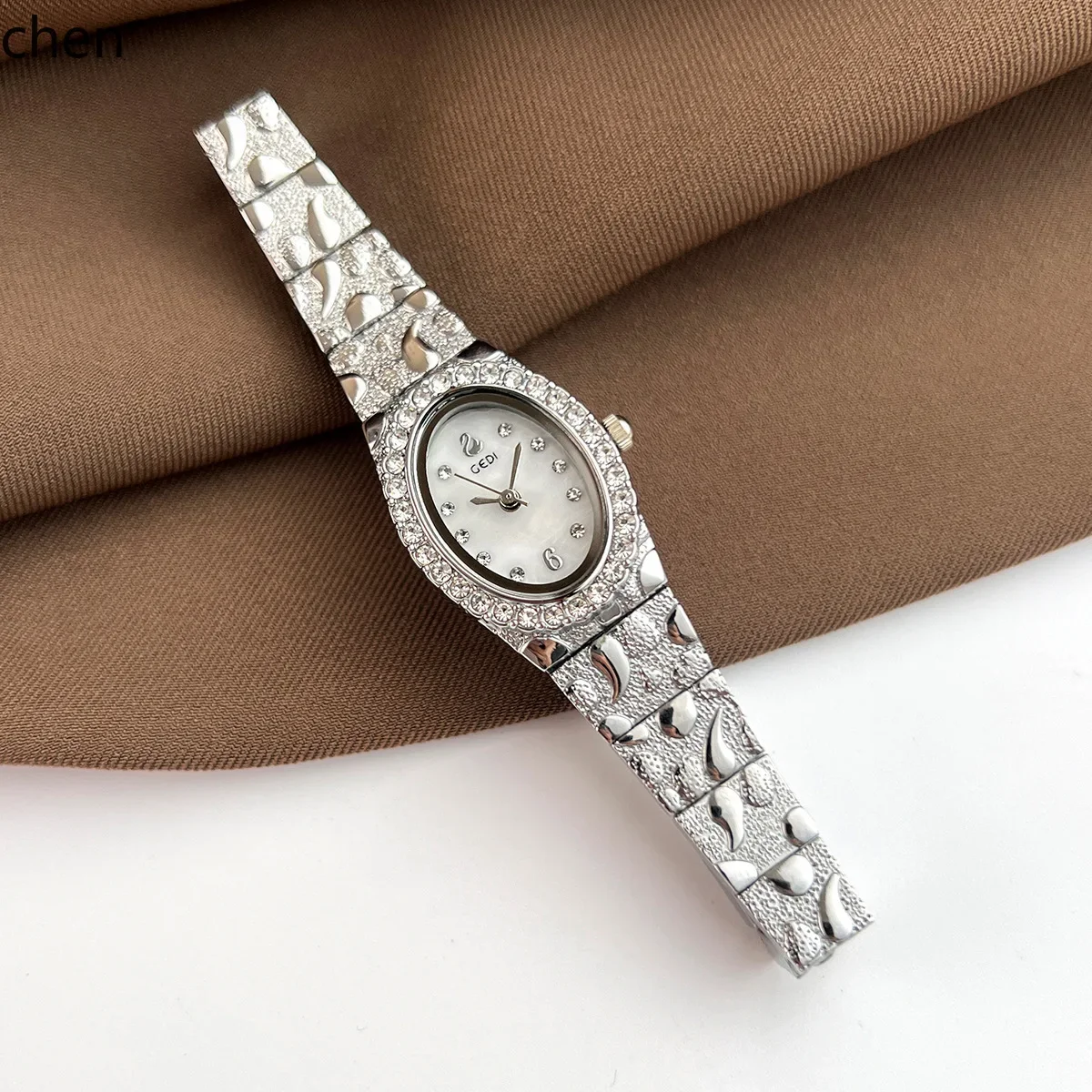 

ZZB watch: diamond-studded dial, niche design, exquisite fashion, high-end feel, elegant quartz watch