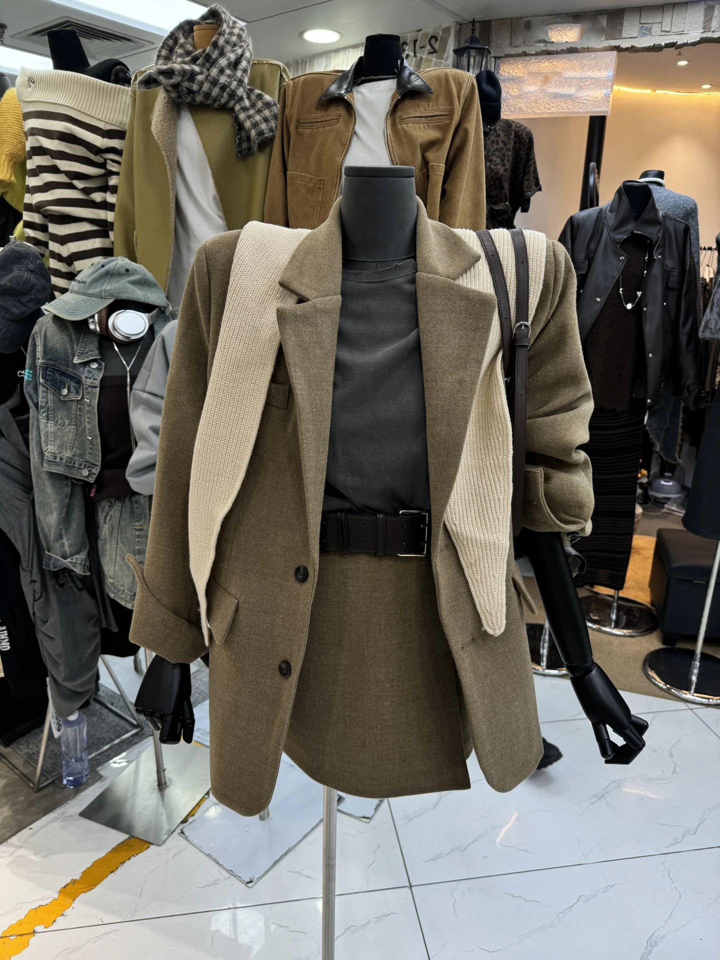 

Корейский шерстяной костюм премиум-класса Jaet, женская осенне-зимняя юбка трапециевидной формы, шило-футболка, комплект Faionable C...