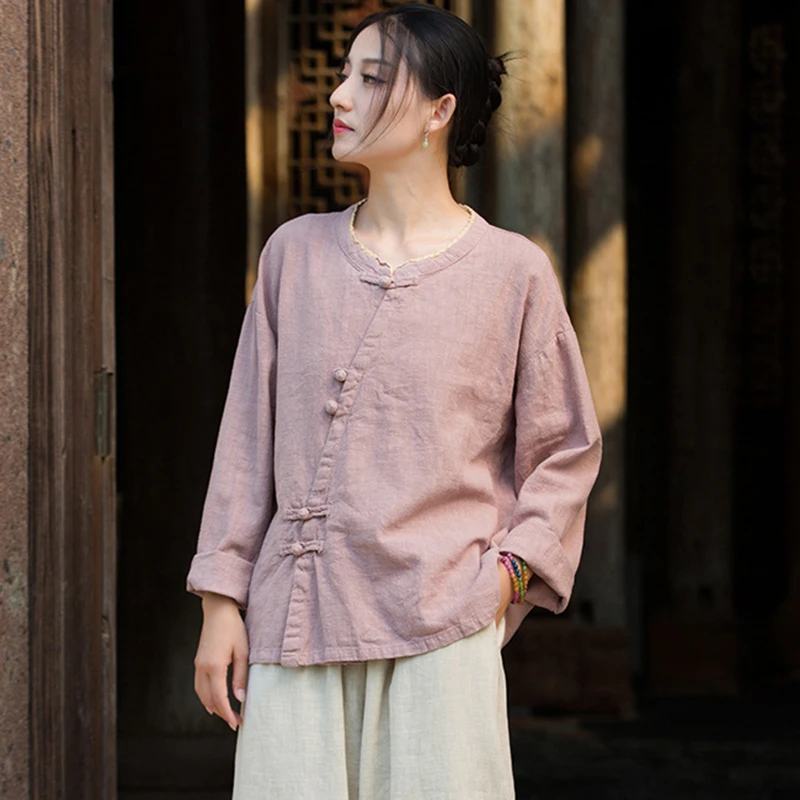 النمط الصيني المرأة القطن الكتان قميص غير رسمي جديد وصول 2025 الخريف س الرقبة عادي اللون الإناث طويلة الأكمام بلايز قمصان M1970