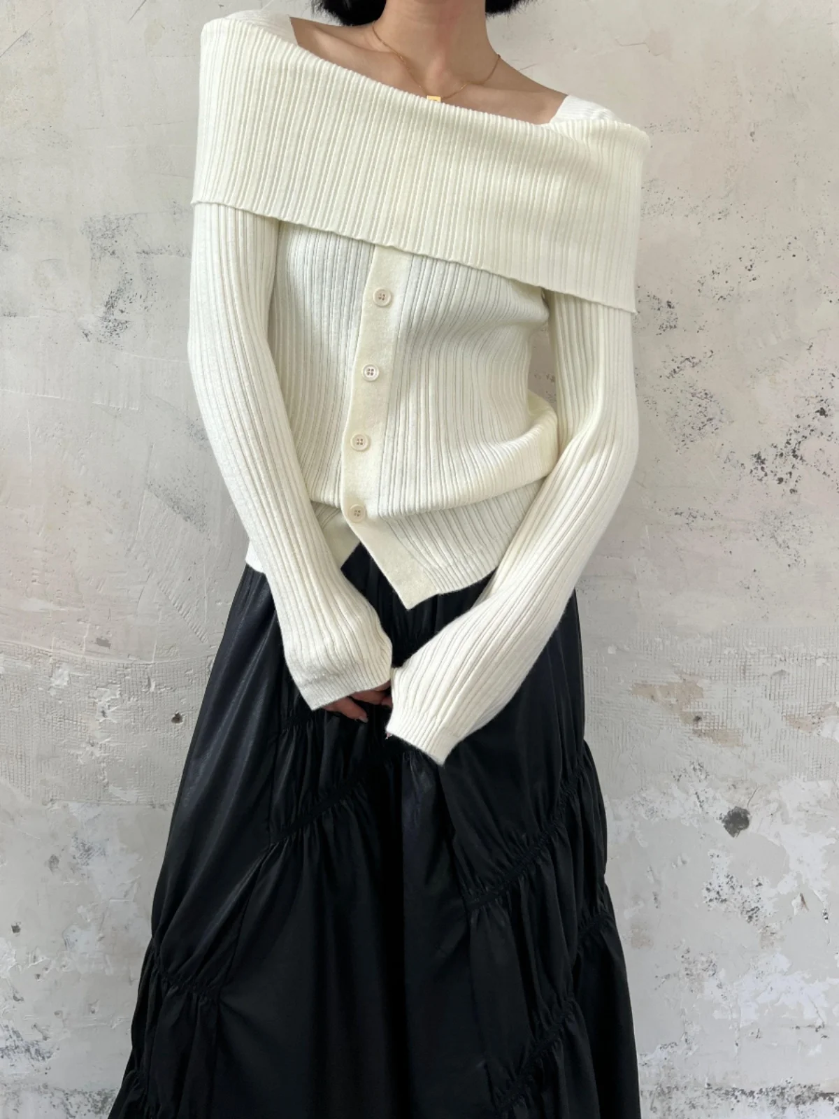 

Простая вязаная базовая кофта с длинным рукавом и одним открытым плечом, приталенная, для повседневной носки, женская модная одежда из Китая