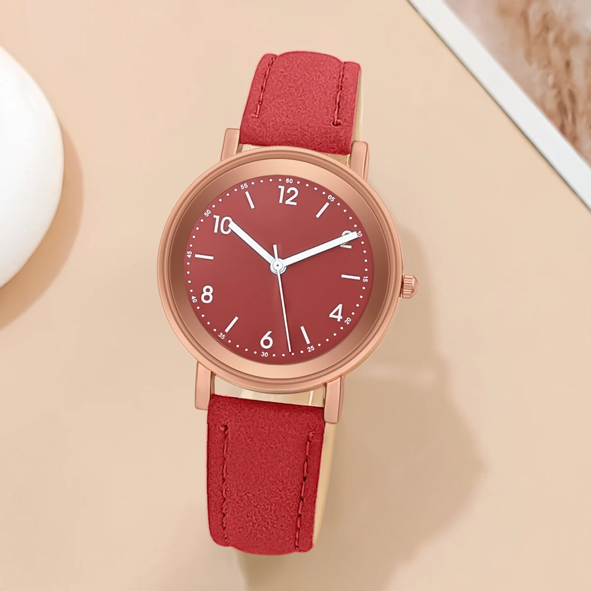 Popular and Fashionable Minimalist Women Frosted Quartz Watch with Luminous Dial