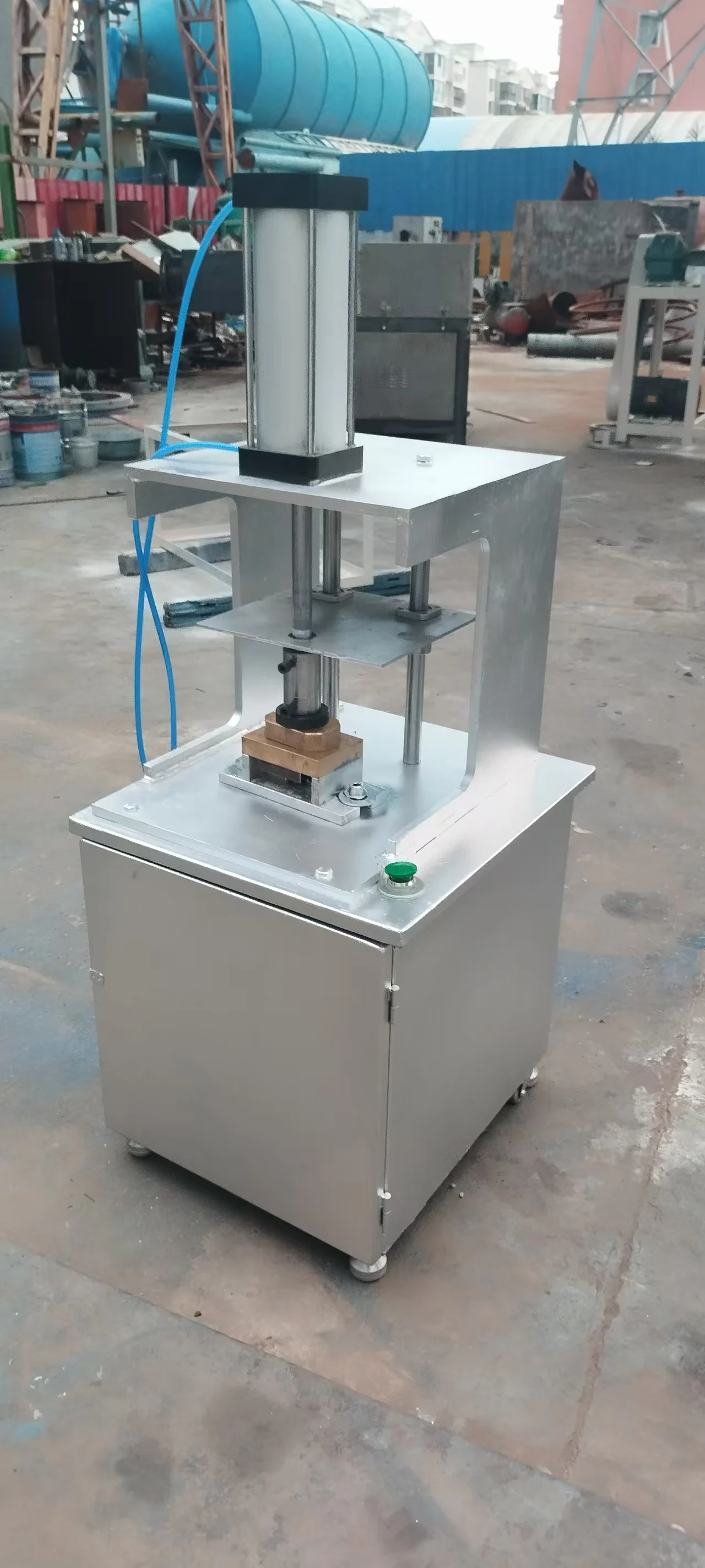 Macchina per timbrare sapone semiautomatica