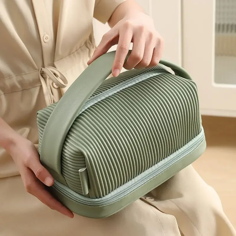 Waterproof Toast Cosmetic Bag Large Capacity Portable Travel Wash Bag The Bag Being Questioned on The Subway