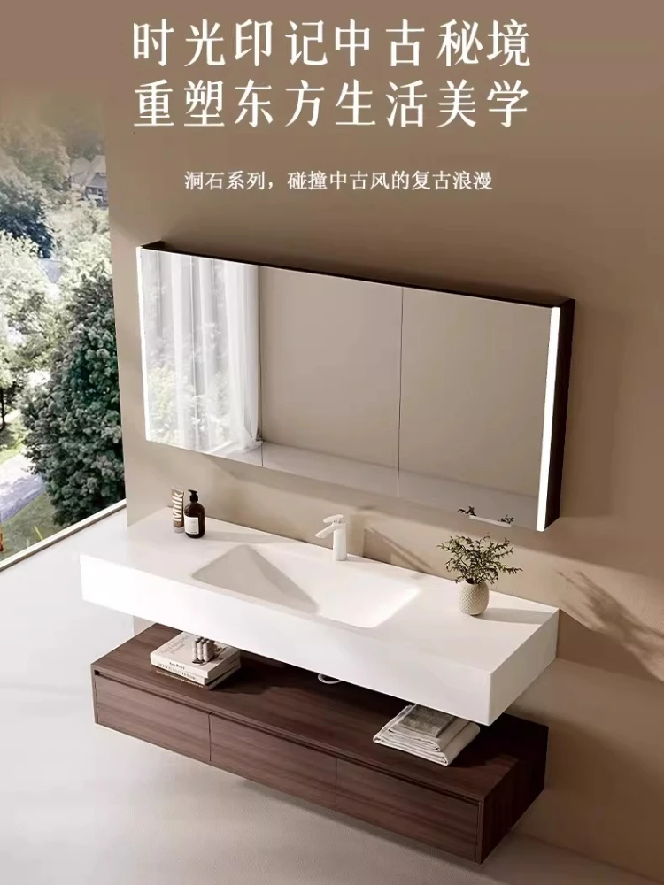 

Комплект мебели для ванной комнаты: тумба-умывальник из сотового алюминия с интегрированной раковиной из гнутого алюминиевого сплава, дизайн «Ветровая скала»