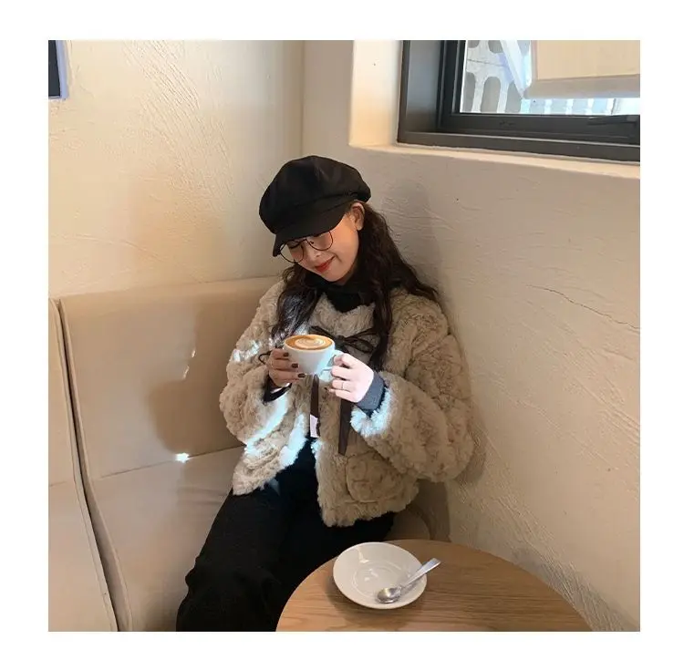 

Lamb Wool Jacket Cream Woman Soft Shell Technology Weather Resistant Climate Control Environment Protection Nature Defense Girls