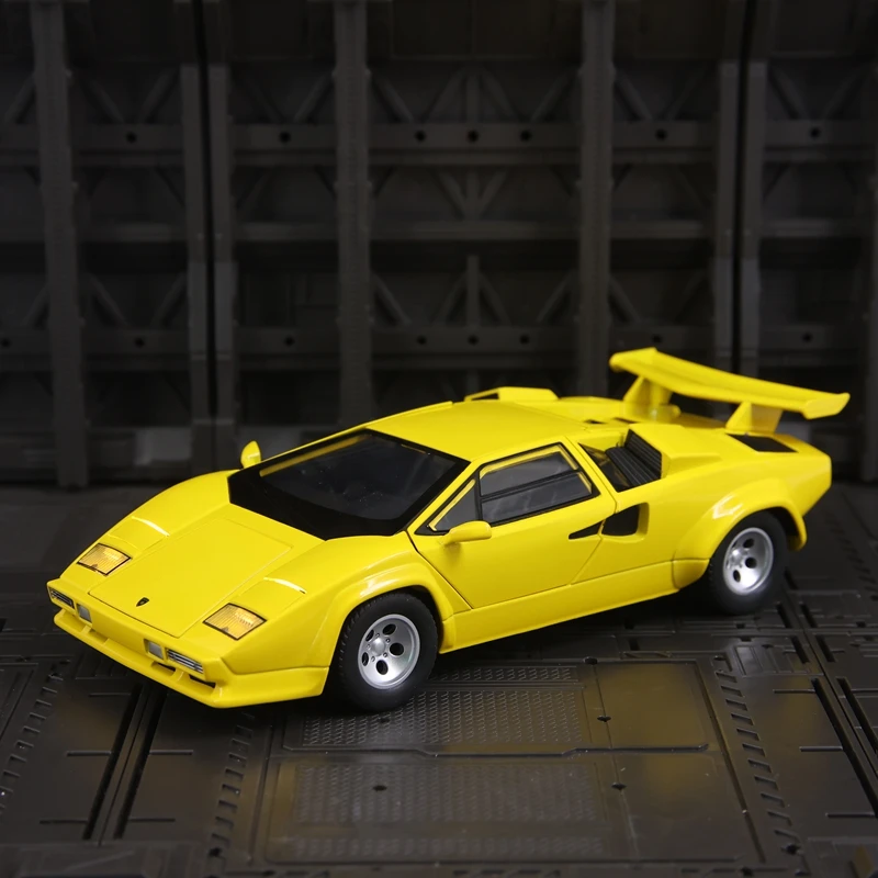 CCA 1:24 Lamborghini Cantash LP500S adorno de modelo de coche de aleación, puertas y capó de motor, maletero se puede abrir para juguetes para niños
