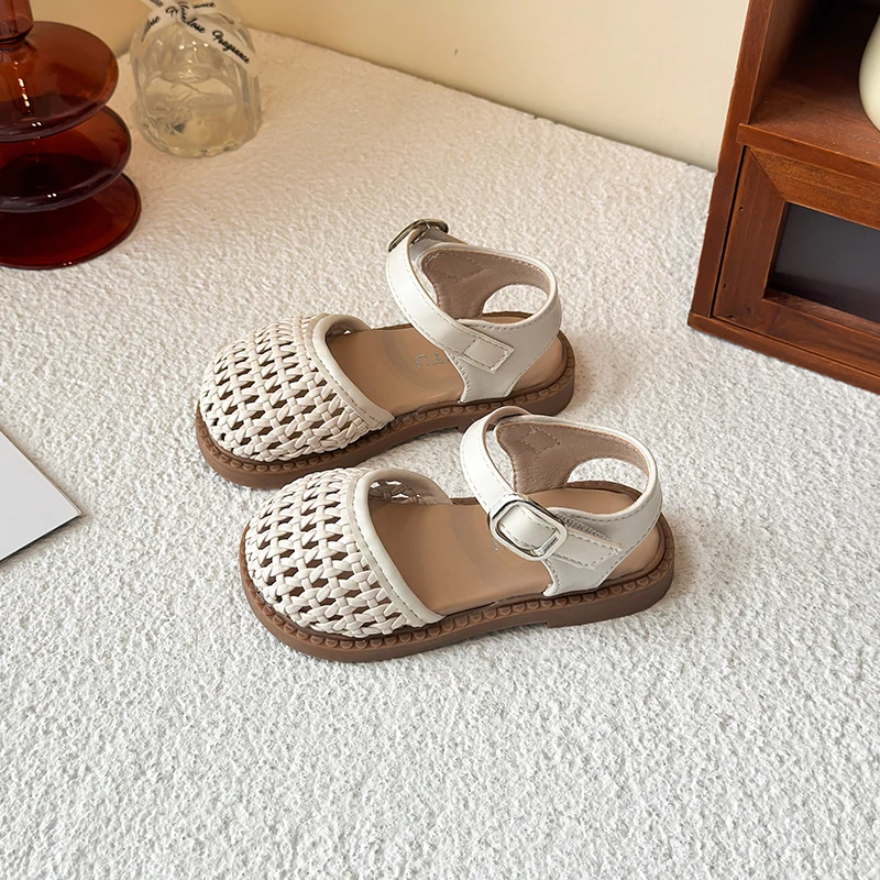 2025 Summer Children Sandals Hollow Out Closed Toe Girls Shoes Soft Sole Breathable Princess Beach Sandals Kids Flat Roman Shoes