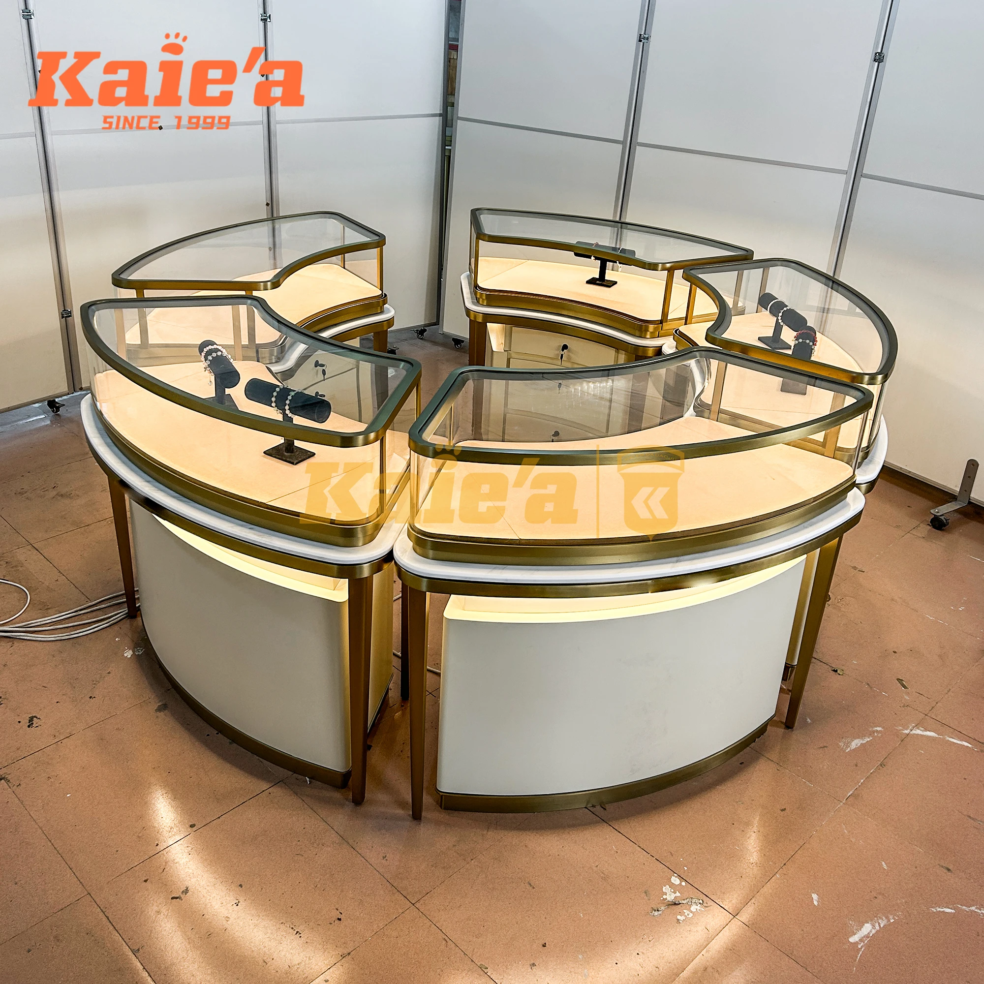High End Jewelry Store Metal Island Cabinet Display Curved Glass Custom Jewelry Display Cabinet with LED