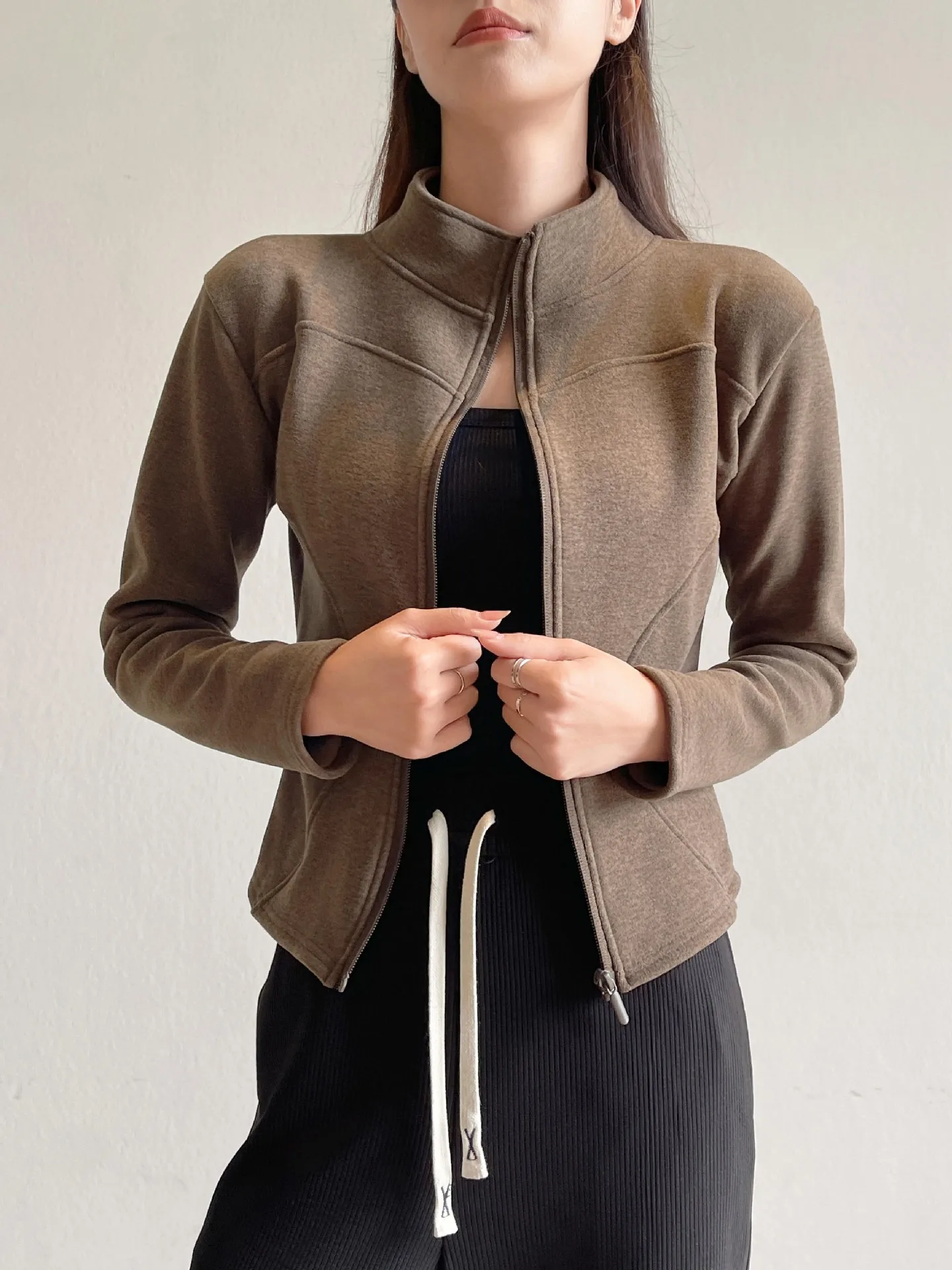 Women's Slim Fit Fleece Lined Short Sweatshirt Jacket Autumn Winter Thick Warm Zipper Jackets Woman Solid Stand Collar Yoga Wear