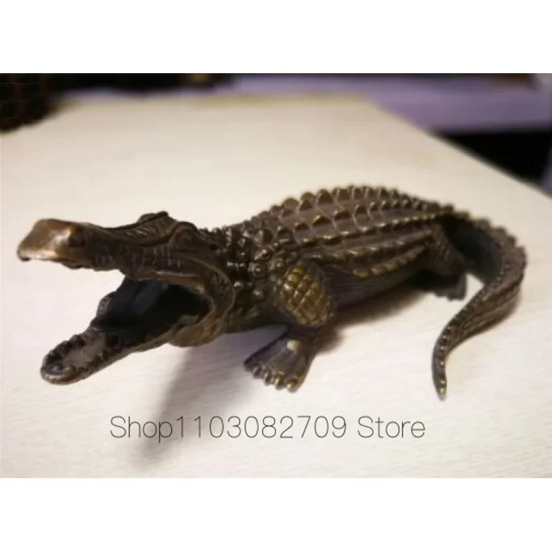 

Rare collectable Old Bronze Handwork Tibet Plate Carved Crocodile sculpture