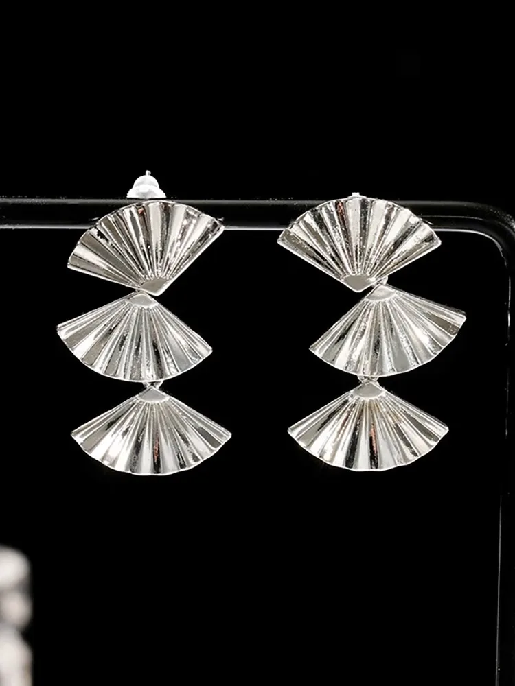 

New Chinese Style Metal Scallop Earrings Women's Summer 2023 New Fashion