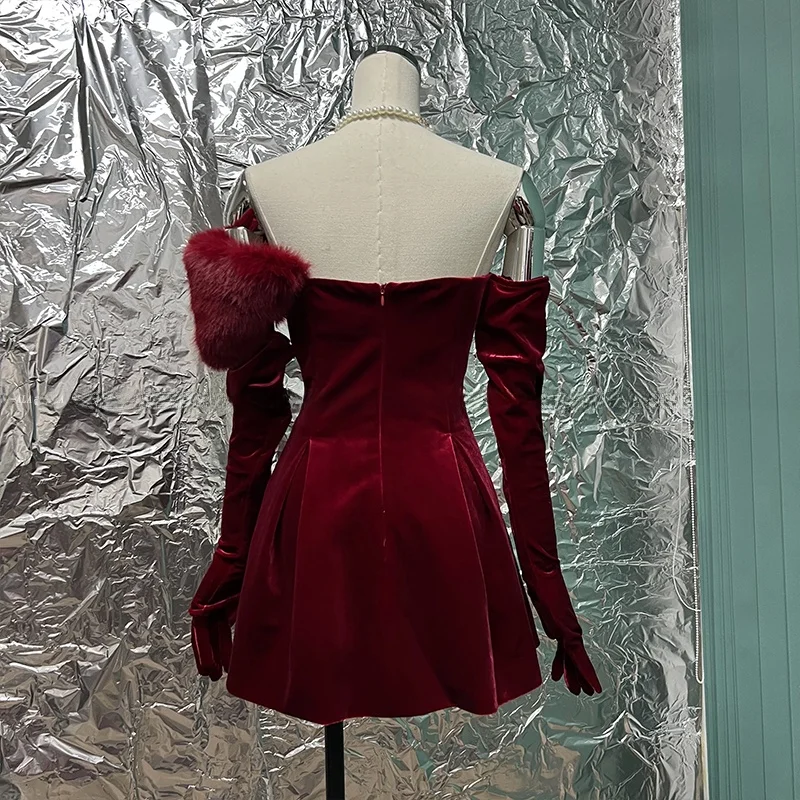 Ele Velvet One-Piece Wrap Dr mit Handschuhen und Fellmaul für den Abend Par High-End-Pelzbustier von Lady Name