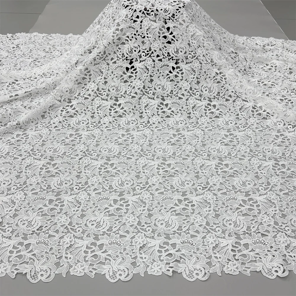 Neuer Stil Nigerianischer Spitzenstoff Hohe Qualität 2026 Spitze Wasserlöslich Bestickt Modische Weiche Weiße Spitze 5 Yards – Detail 6