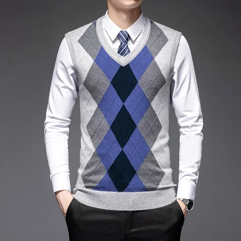 Men New Color Matching in The Fall and Winter Fashion Sweater Vest Loose Sleeveless Knitted Shawl Render V Is Gotten