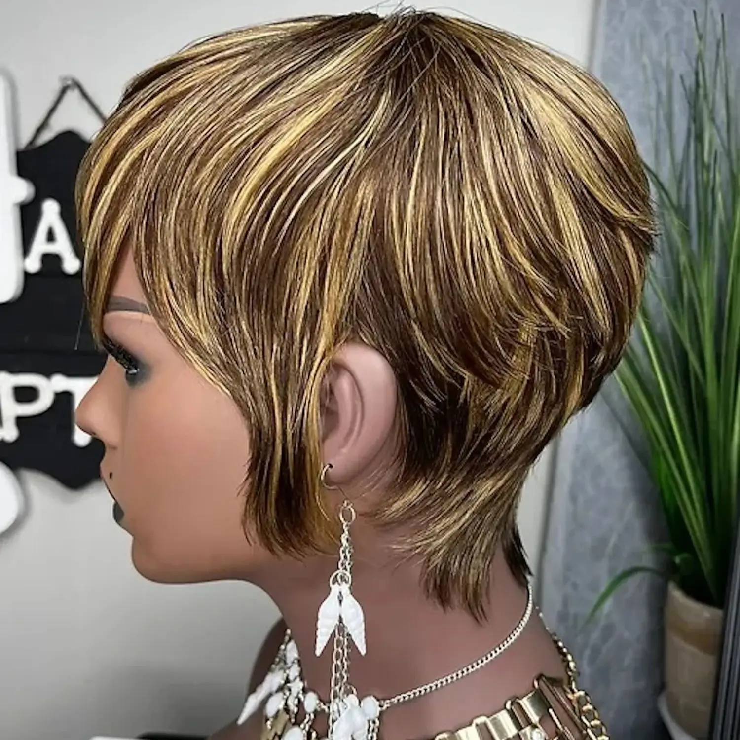 CUZ of HAIR Ombre Dark Brown Honey Blonde Highlight Synthetic Short Straight Pixie Cut Hair Bob Wigs With Bangs For Black Woman