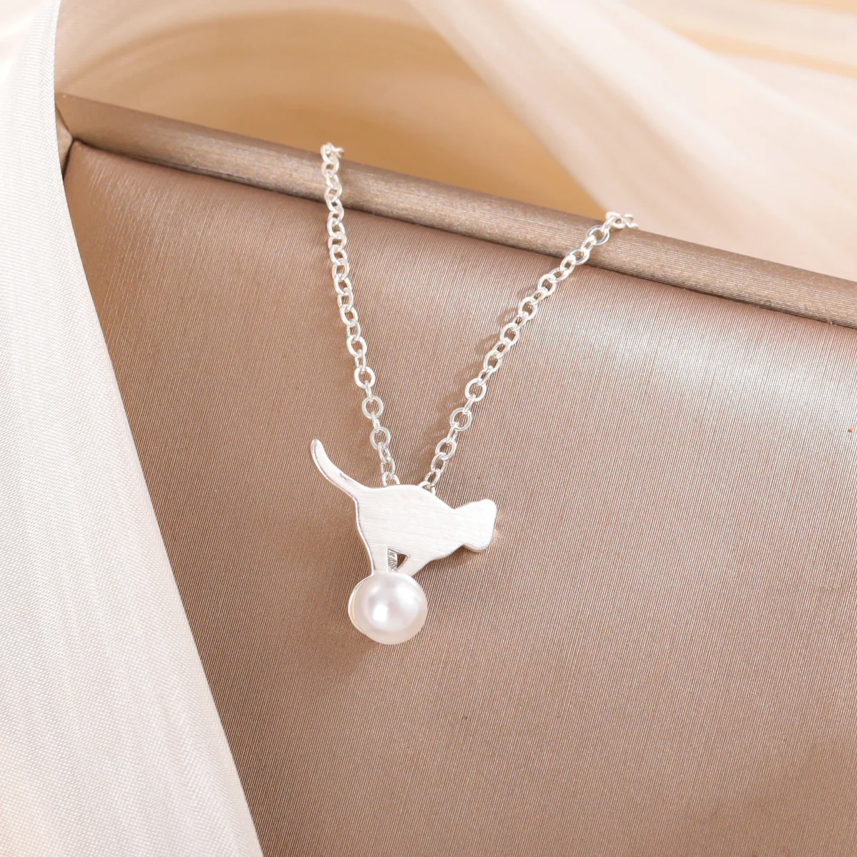 

Модные красивые рисунки кота с жемчугом, индивидуальные ювелирные изделия из стерлингового серебра 925 пробы, изысканные противоаллергические ожерелья с подвесками XL114