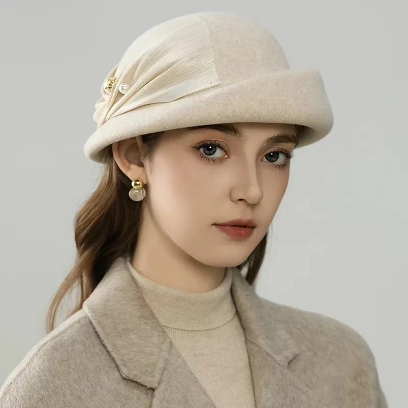 

Новый французский шелковый льняной берет, женский австралийский шерстяной фетровый шляпа с жемчужными акцентами, дизайнерская зимняя светская шикарная шляпа