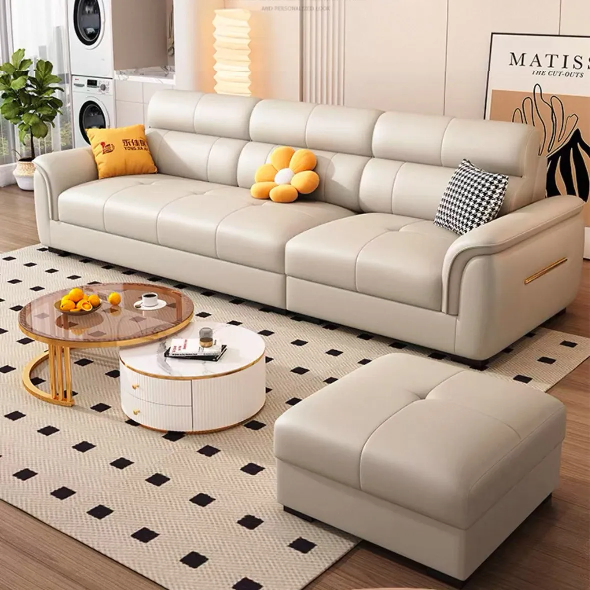 

Nordic 2025 new cat scratching sofa small apartment straight row princess straight row three or four people leather sofa combina