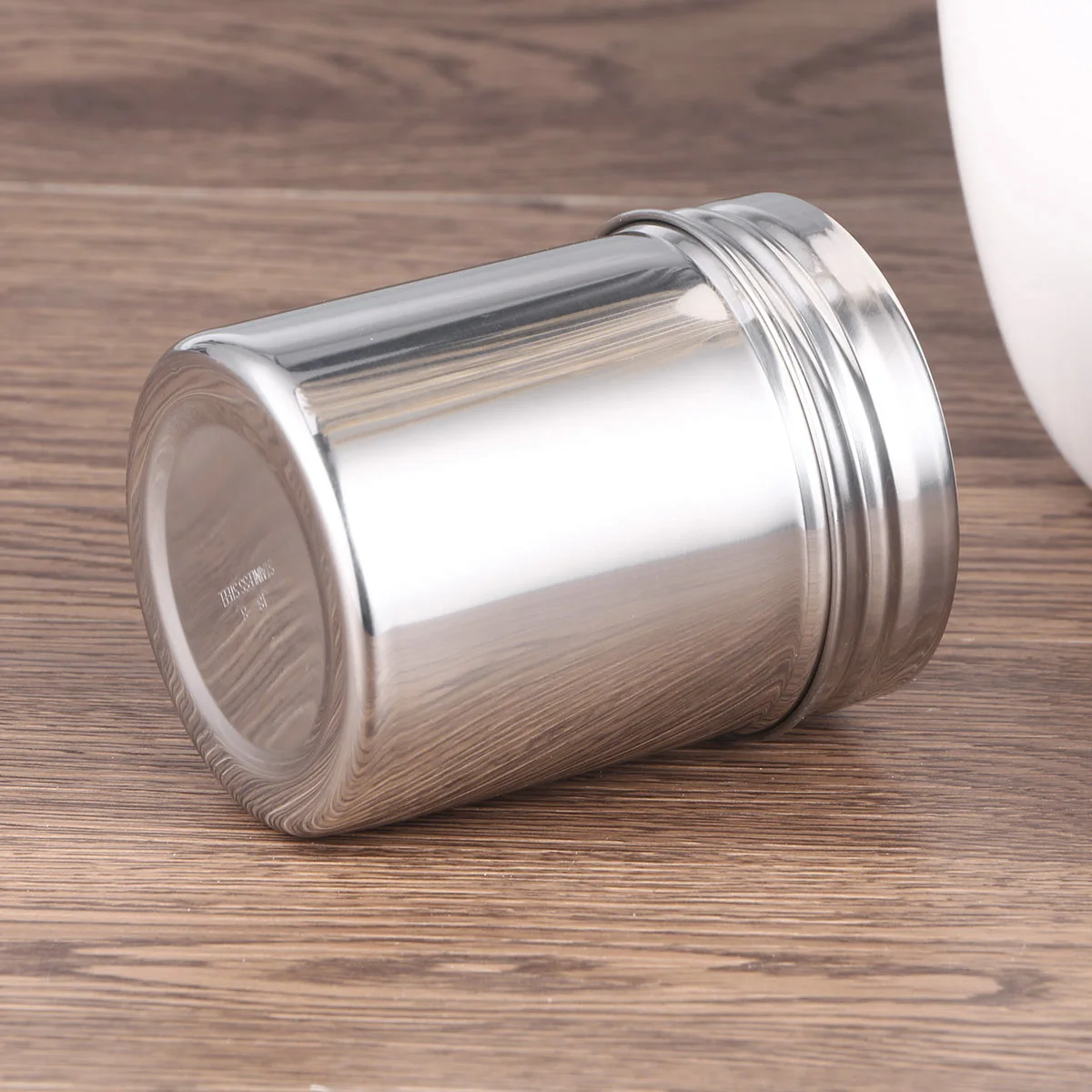 

Набор из 2 портативных легких емкостей для специй из нержавеющей стали с отверстиями 1,5 мм, большого размера, для соли и перца