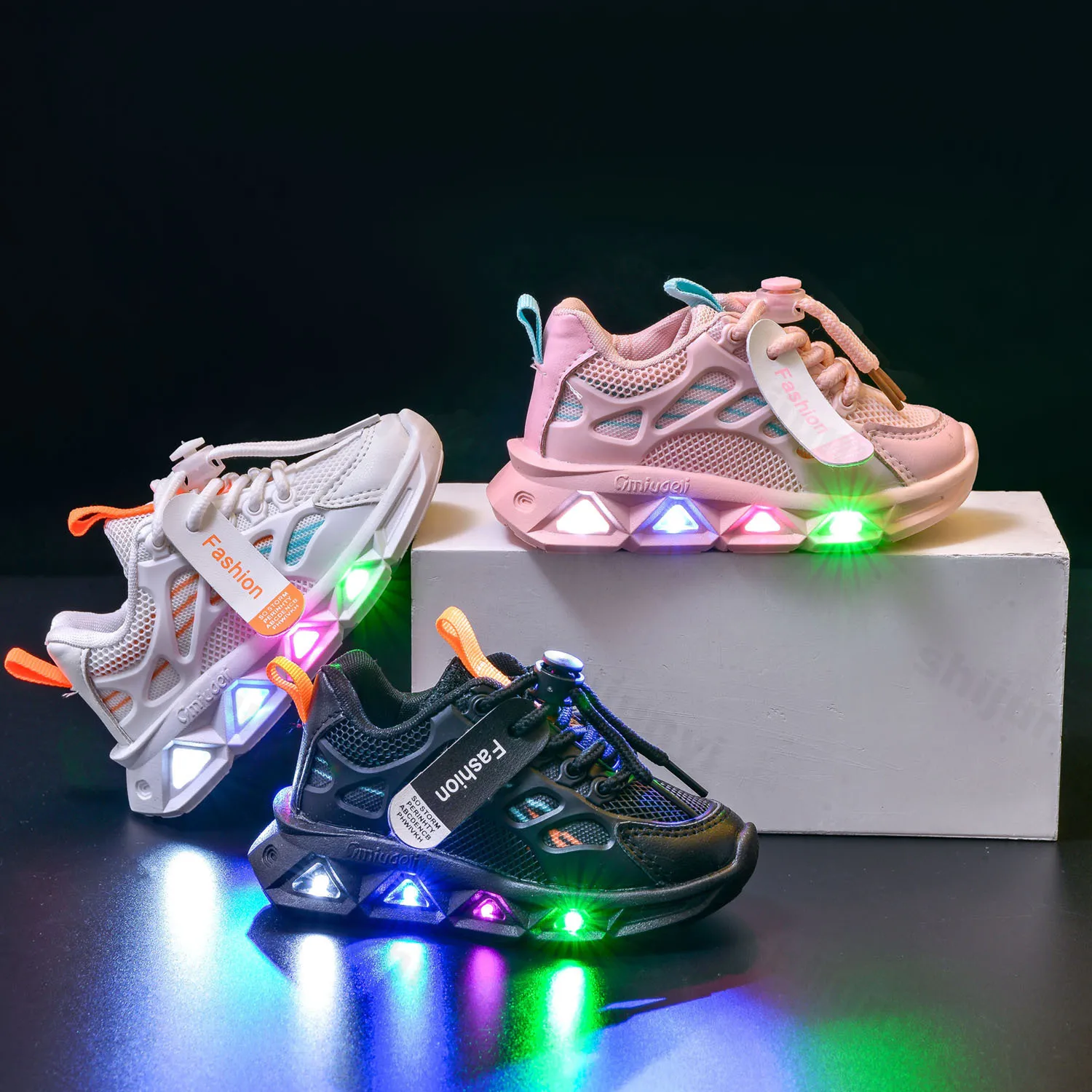 2024 New LED Baby Luminous Shoes Boys Glowing Children Sport Sneakers Kids Girls Anti-slip Toddler Mesh Flats Flash Light Shoes