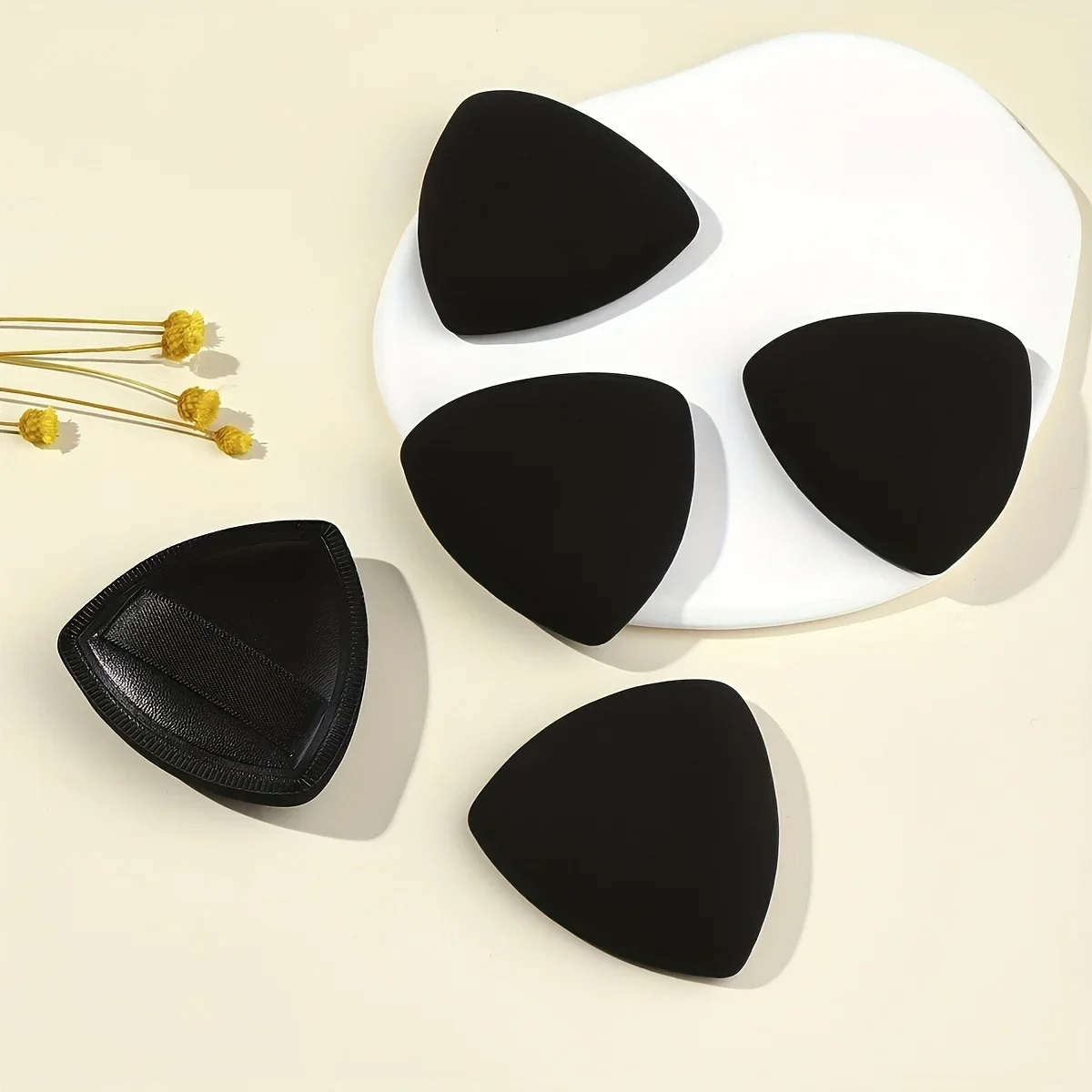 5PCS Zestaw narzędzi do makijażu Gruby trójkątny puder do makijażu na sucho i na mokro Gąbka do makijażu Poduszka powietrzna Puder do makijażu ze schowkiem