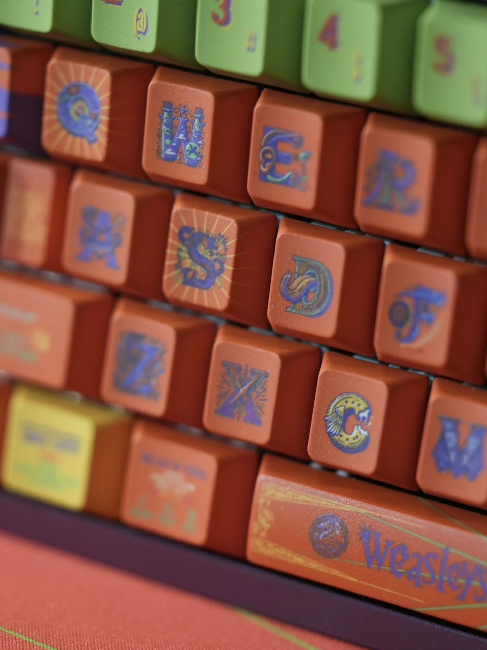 

Magic Trick Keycaps 140 Keys PBT90% Original Keycaps