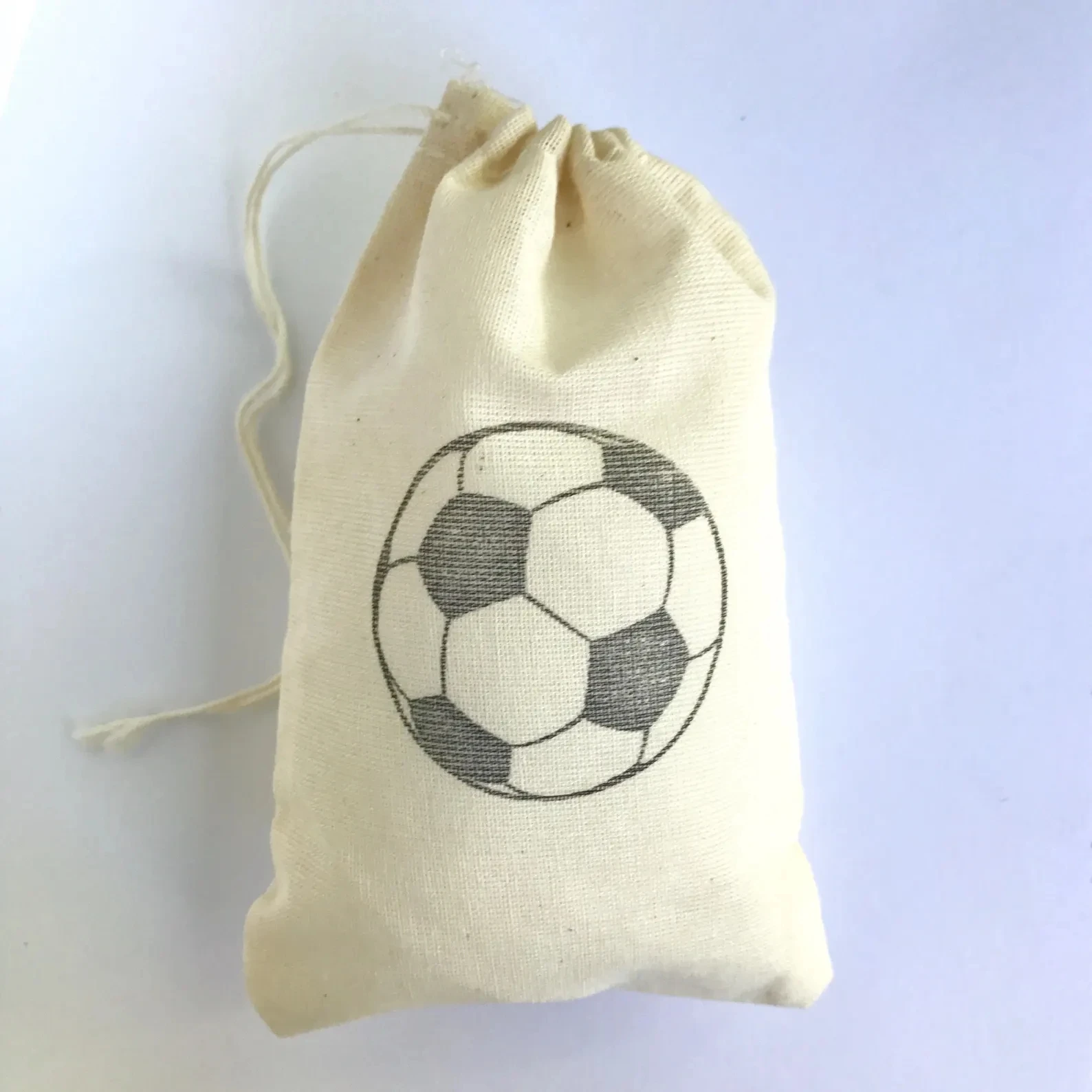 20PCS Soccer Favor Bags Sports Birthday Party Bags Goodie Bags Boy Baby Shower Muslin Gift Bag Candy Groomsmen Gift for Him