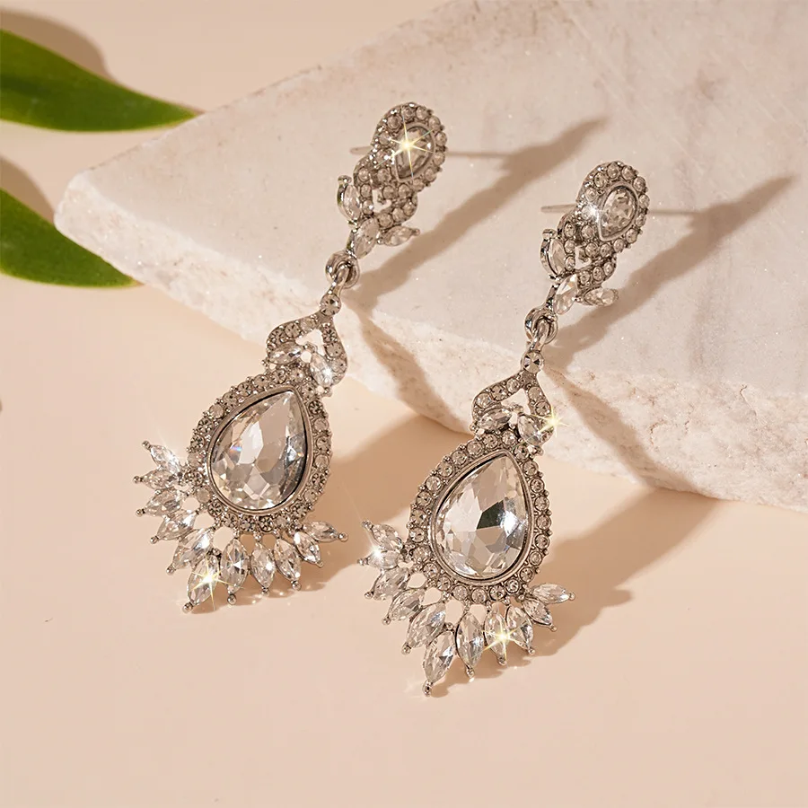 Super flash light luxury style diamond-encrusted flower water drop silver needle earrings, niche temperament high-end