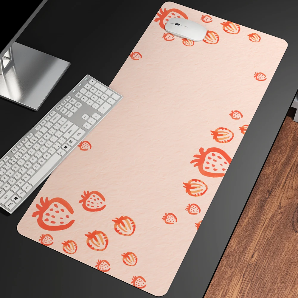 สีชมพู Gaming Mouse Pad Kawaii สตรอเบอร์รี่ MousePad อะนิเมะขนาดใหญ่พรมพื้นผิวคอมพิวเตอร์น่ารักแผ่นรองเม้าส์ PC Gamer 900X400มม.แผ่น