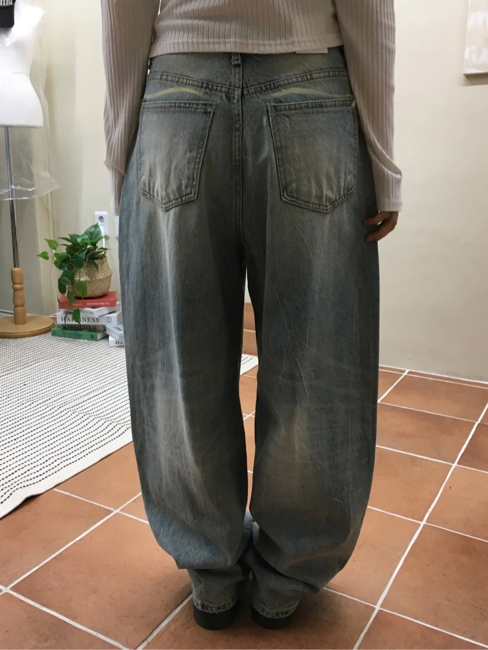 

Женские джинсы-брюки Retro East Gate 2025: свободные прямые джинсы с принтом «Крылья ангела», модные корейские джинсовые брюки