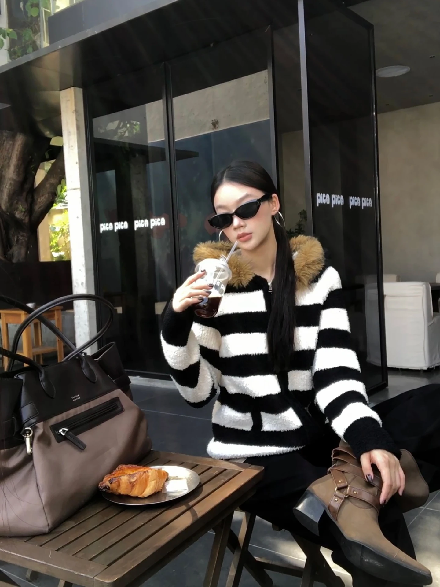 

Женский вязаный открытый кардиган Red Celebri Sle, новый зимний дизайн 2025 года, полосатый свитер с капюшоном Jaet Commute Faion Straig...