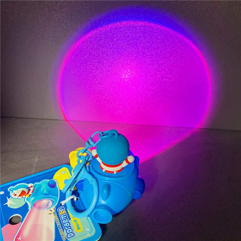 Doraemon sleutelhanger hanger ruimteschip omgevingslicht gopher machine sleutelhanger cartoon sieraden decoraties kawaii auto sleutelhanger charme