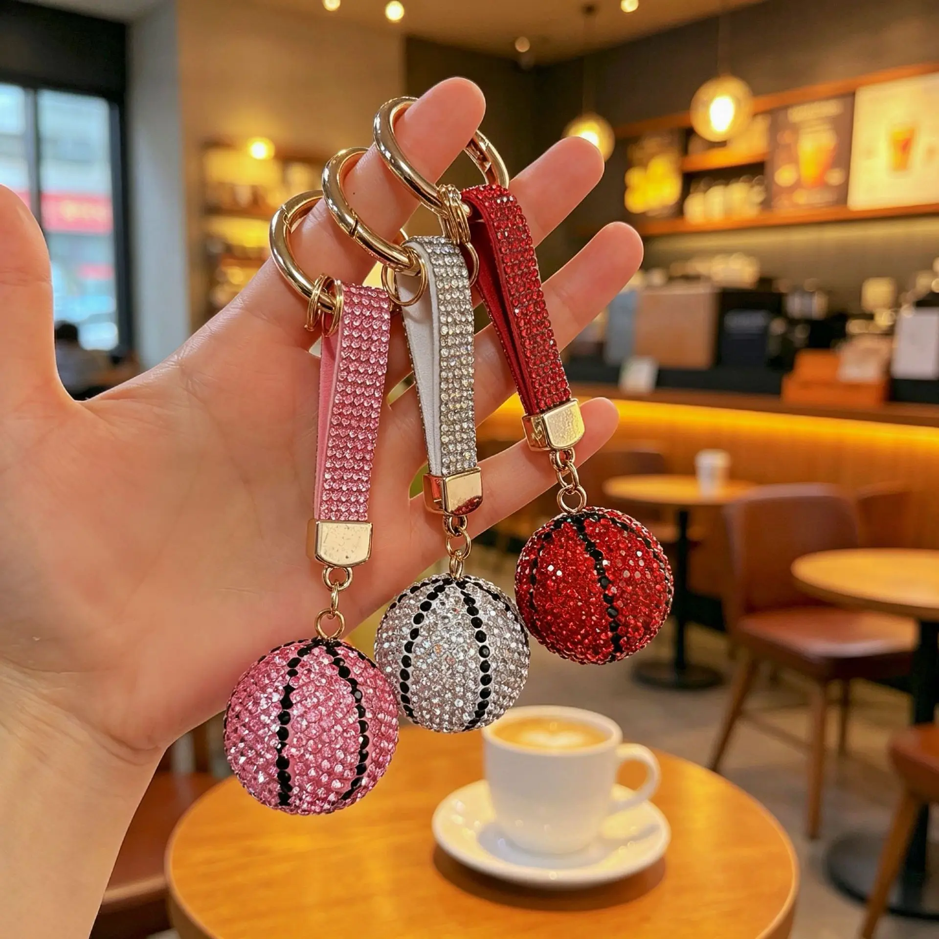 New Fashion Football Souvenir Key Chain Men Women Soccer Fans Full Rhinestone Keychain Car Key Ring Handbag Pendant Accessories
