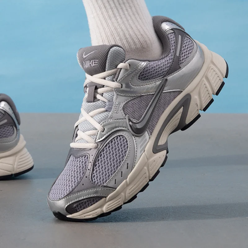 Nike Men's V5 RNR Retro Dad Sh - Men'S Shoes V5 Rnr recension och pris
