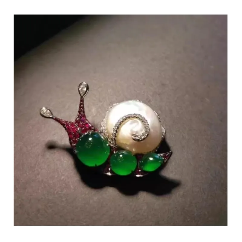 

New Popular Snail Brooch Exquisite High-end Jadeite Egg Surface Pin Cheongsam Temperament Versatile Snail Badge