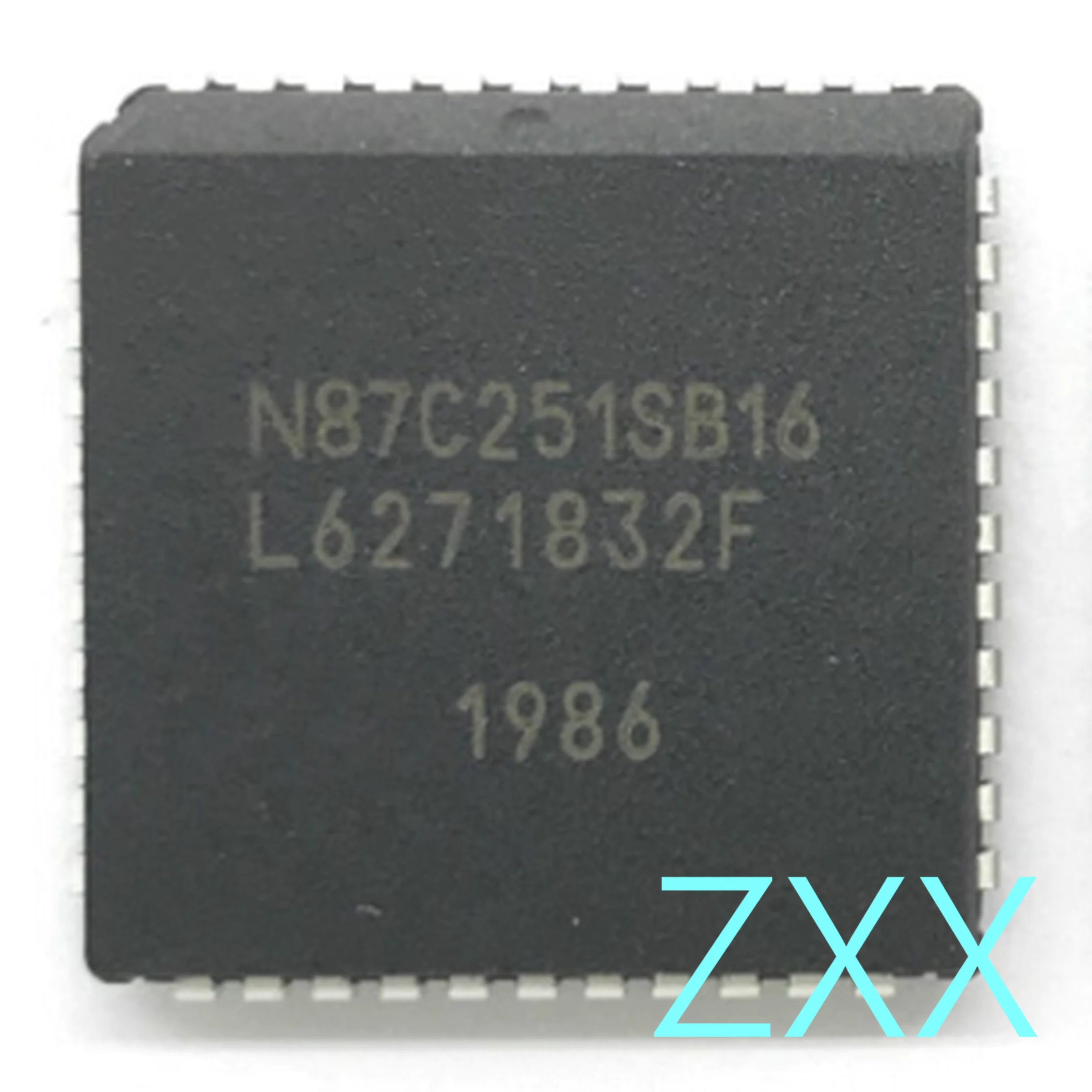 

1шт N87C251SB16 PLCC44