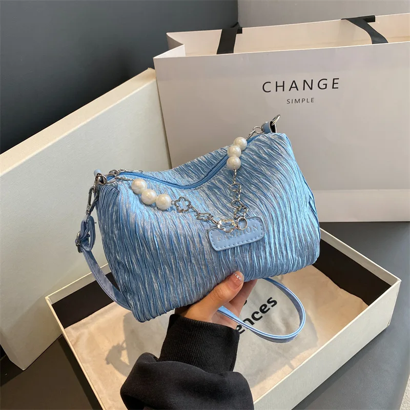 

2024, весна-лето, плиссированная сумка с жемчужной цепочкой, женская модная сумка через плечо под мышками, минималистичная шикарная сумка