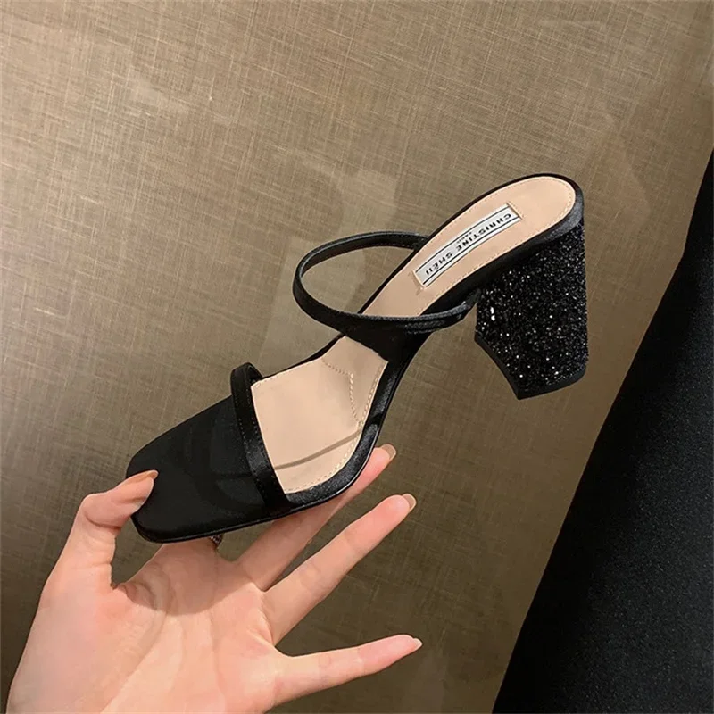 Sandales carrées à talons hauts Bling pour femmes, pantoufles à la mode pour dames, escarpins à enfiler, design de luxe, anti-irritation, été, nouveau, 2024