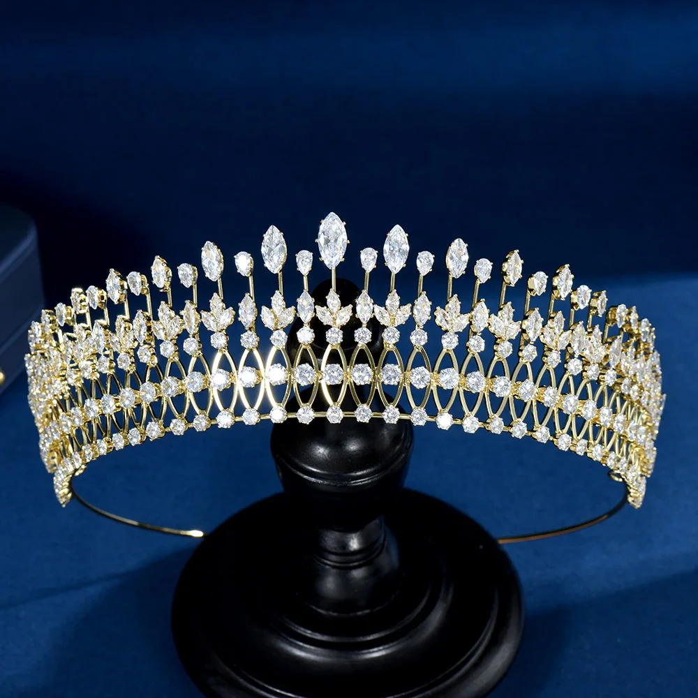 

HIBRIDE Gold Color Bling Wedding Crown Diadem Tiara With Zirconia Crystal Elegant Woman Tiaras and Crowns for Pageant Party C-05