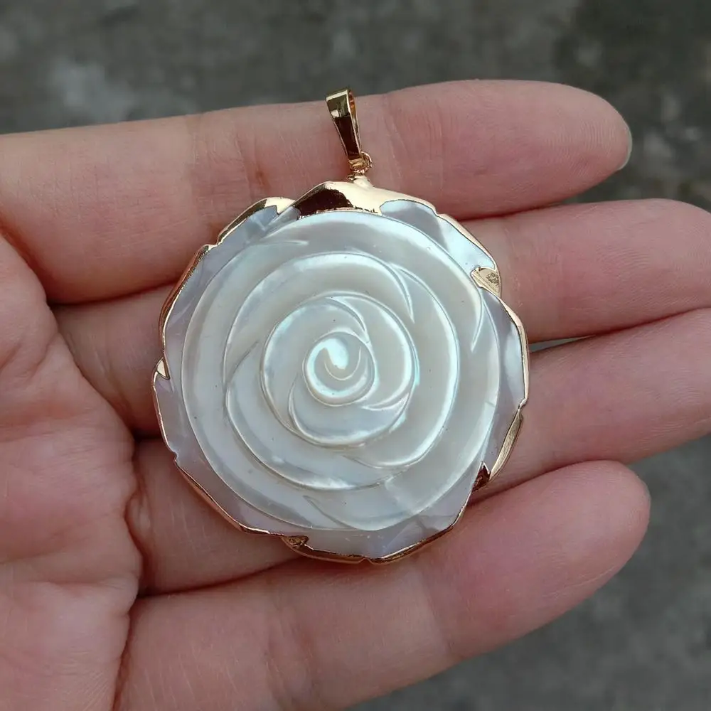 

3 Pcs White Shell MOP Pendant Charm Flower