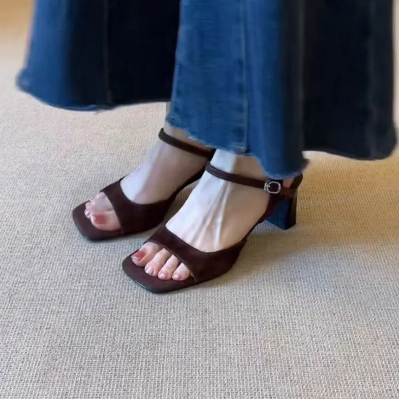 2026 Summer New French High-end Black Block Heel Sandals Versatile Women's Shoes image 3