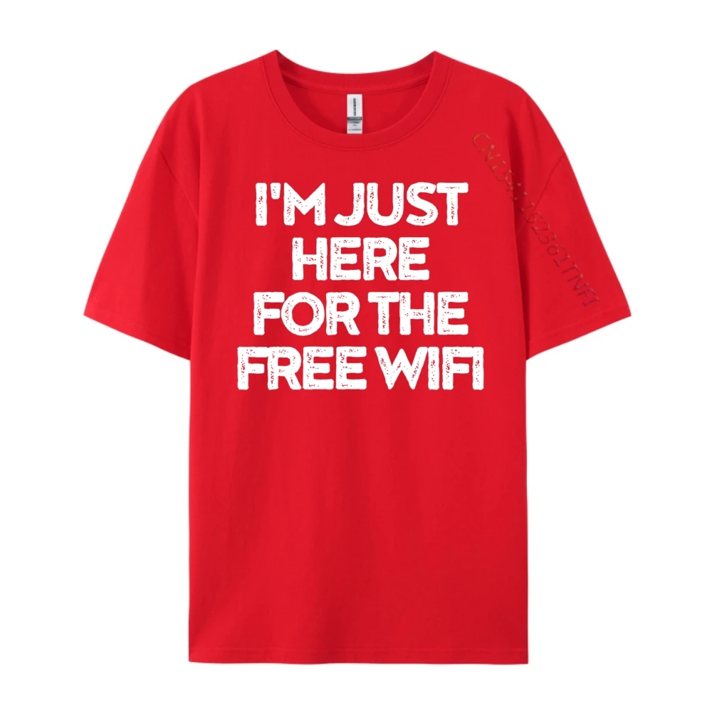 أنا هنا فقط للحصول على تي شيرت واي فاي مجاني لمهووس الكمبيوتر قمصان مضحكة عروض ملابس للرجال تي شيرت الأبجدية