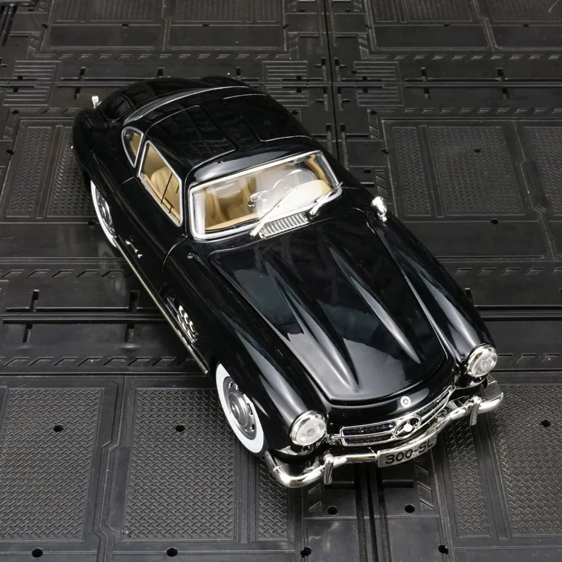 

1:24 Mercedes Benz 300SL alloy vintage car model has simulated sound and lighting functions, rich details, fine workmanship