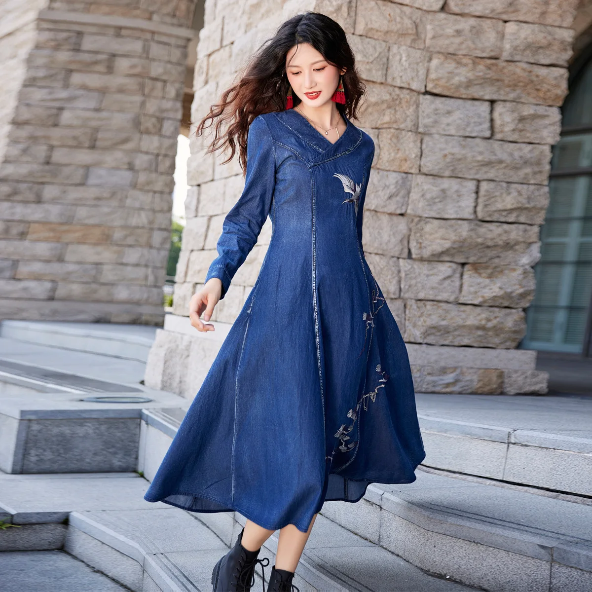 Swan Flower Embrodiery Long Dress Women V Neck Blue Casual Plus Size Beach Boho Maxi Denim Dress Spring Summer