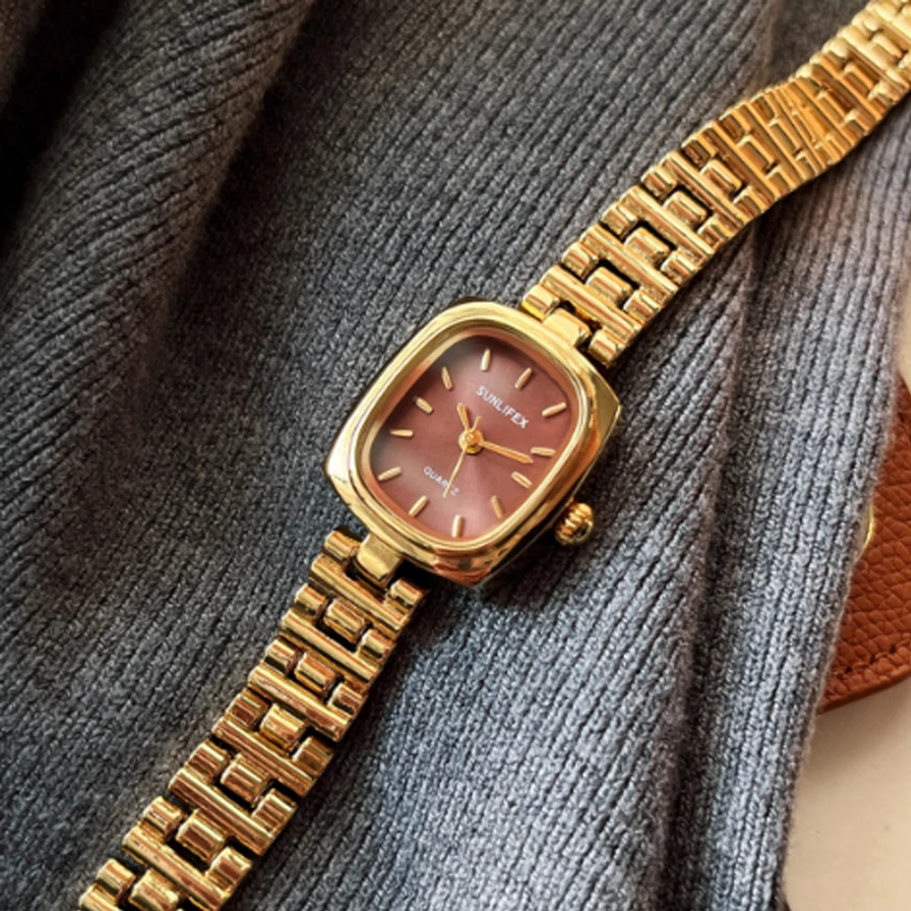 Fashion temperament minimalist luxury retro square dial with gold strap with quartz women's watch