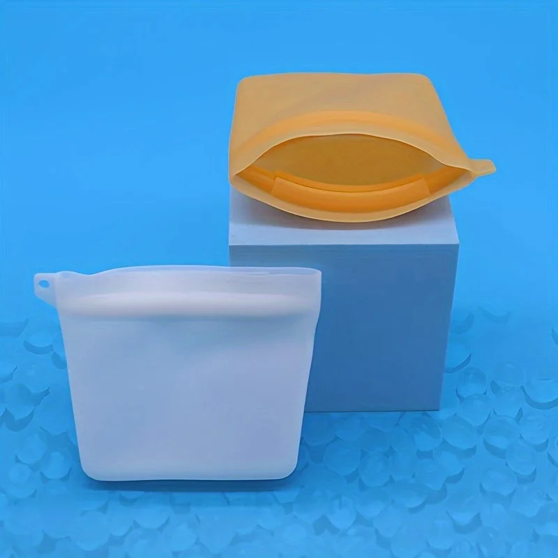 Silicone Dog Food Storage Bag - Portable and Convenient Pet Treat and Training Bag