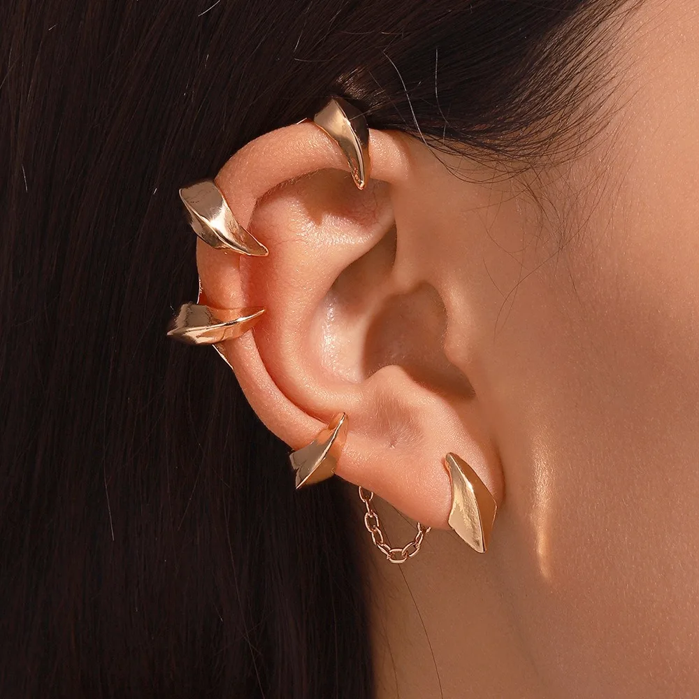 1PCS Golden Bramble Spine Ear Cuff - Unique Skeleton Design Metal Ear Clip for Men and Women