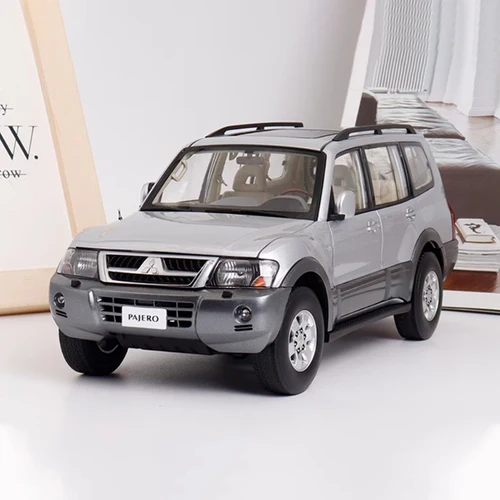 다이캐스트 정품 체중계 Pajero V73 시뮬레이션 합금 자동차 모델 정적 디스플레이, 수집용 장난감 선물 장식 기념품, 1:18 