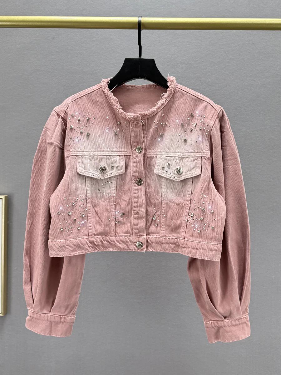 

Модная женская джинсовая куртка весна 2025: свободный крой, приталенная, с богатой отделкой, длинный рукав, хлопок, уличный стиль